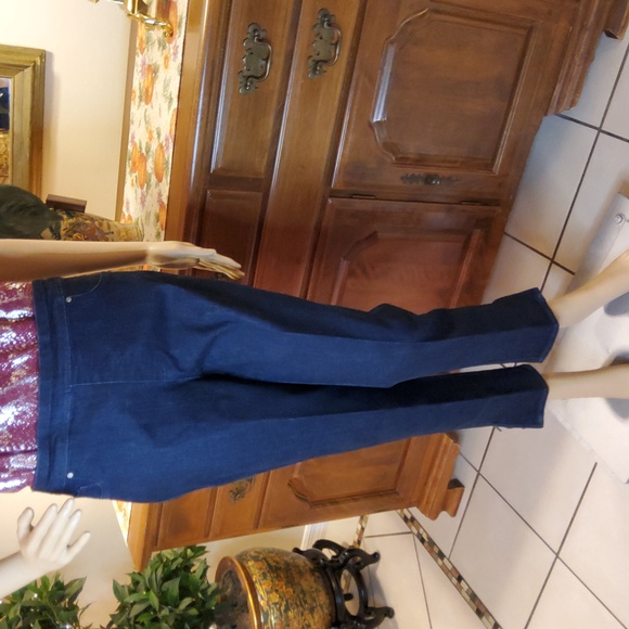 Chico's Perfect Stretch Girlfriend Slim Leg Ankle Jeans - Picture 2 of 13